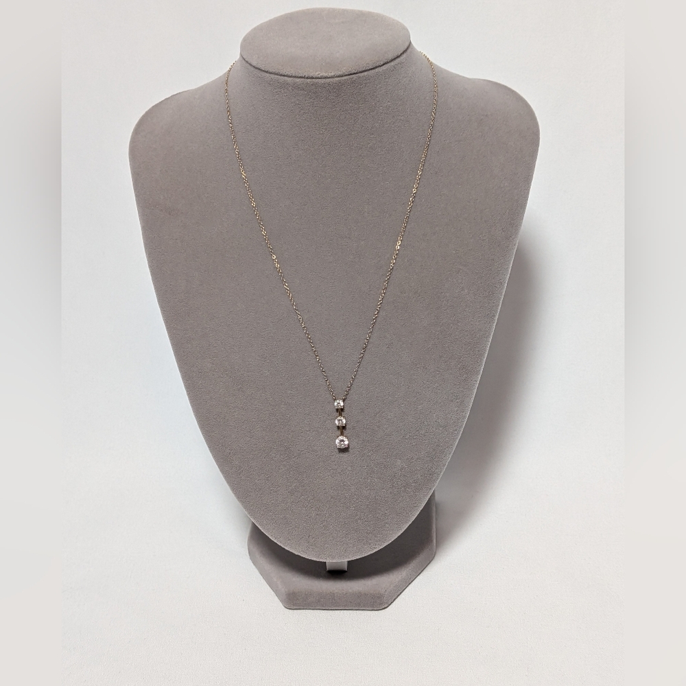 14K Gold Three Stone Drop Necklace | .9ct CZ | Elegant Fine Jewelry ✨